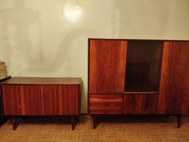 сейфовая дверь: Б/у, Распашной, 3 двери Прямой шкаф, Сервант, Румыния