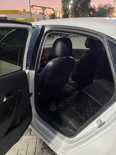 v klass: Volkswagen Polo: 2014 г., 1.6 л, Автомат, Бензин, Седан — 10