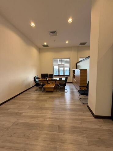 Ofislər: ELAN1 Arakəsməli Ofis (80 kvm) Qiymət: 31,35 AZN / 1 m² (ƏDV-siz) — — 2