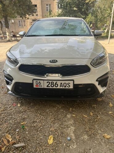 авто из кореи в наличии в бишкеке: Kia Cerato (K3/Forte), белый седан. Основные особенности по фото: -