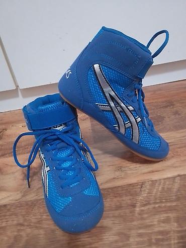 Patike: ASICS dečije rvačke patike – broj 33 - Model: visoki profil sa — 9