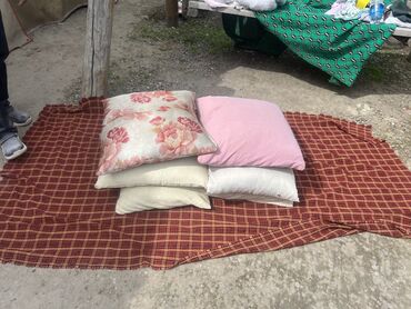 столица текстиля: Отдам даром подушки