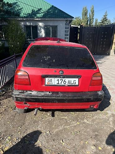 Volkswagen Golf: 1994 г., 1.6 л, Механика, Хэтчбэк