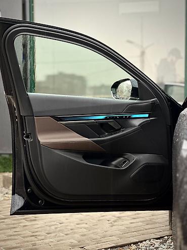 BMW: BMW : 2024 г., Электромобиль, Седан — 13