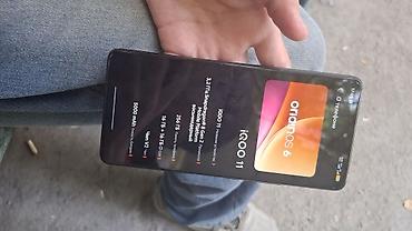 задаю: Vivo iQOO 11, Б/у, 256 ГБ, цвет - Черный, 2 SIM — 2
