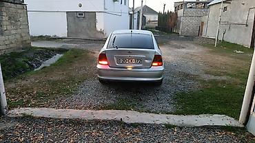 авто азербайджан: Opel Vectra B, gümüş rəng, . AZ 20-CX-172 nömrə nişanı görünür — 4