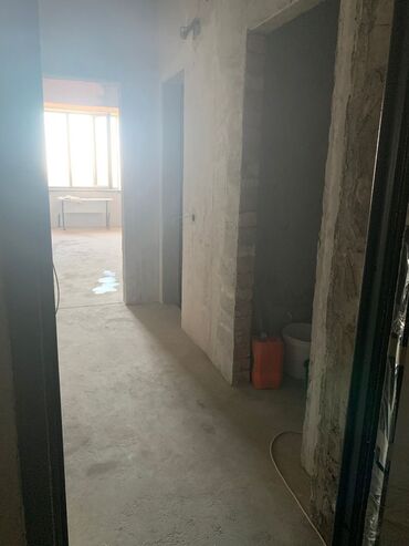 продается квартира г ош: 2 бөлмө, 82 кв. м, Жеке план, 9 кабат, ПСО (өзү оңдоп түзөтүп бүтүү үчүн)