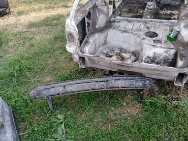 Другие детали кузова: Кузов (голая “капсула”) универсал, белый цвет. Описание: - — 10