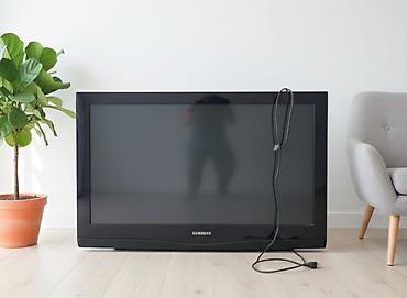 беву: Продаю телевизор бу Samsung. 32дюйма Могу дополнительно продать — 1