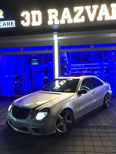 ford 7 1: Mercedes-Benz E 320: 3.2 l | 2002 il Sedan — 1