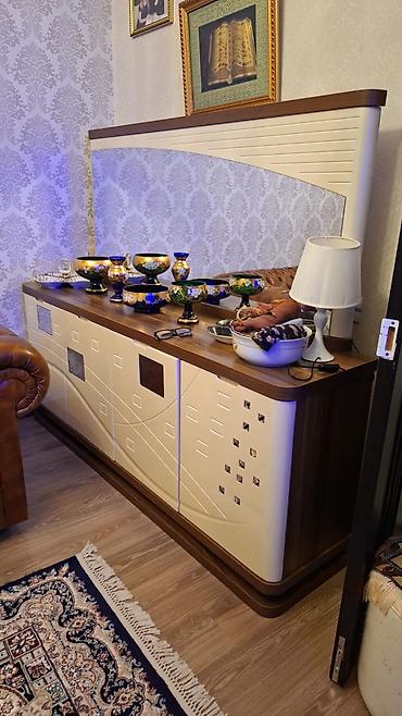 Mebel – salon üçün geniş bufet/konsol - Material: Ağ-qəhvəyi rəngdə