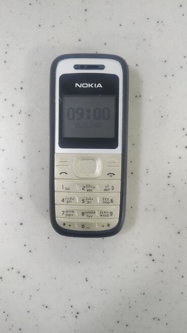 nokia e90communicator: Nokia 8, цвет - Серебристый, Гарантия, Кнопочный