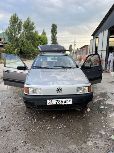 москва авто: Volkswagen Passat: 1991 г., 1.8 л, Механика, Бензин, Универсал