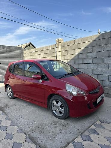 Honda Fit: 2005 г., 1.3 л, Автомат, Бензин, Хэтчбэк