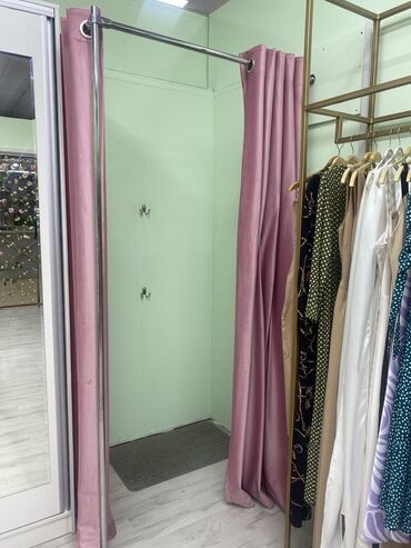 Бутики: Сдаю Бутик, 22 м², Дордой Плаза, С ремонтом, Действующий, С оборудованием — 7