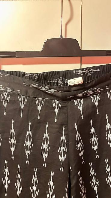 springfield pantalone zenske: Pantalone, 7/8, tanji materijal, crne sa belo- sivim detaljima, pojas — 5