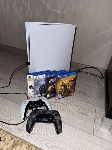 сони плейстейшен 4 слим: Оригинальная PlayStation 5pro с дисководом, в комплект идет 2 джойстик