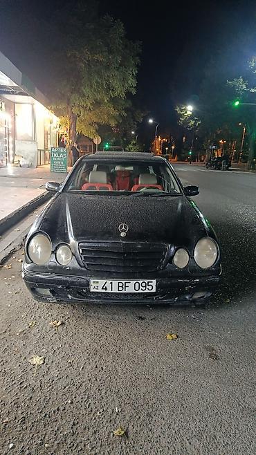 salon 06: Mercedes-Benz E-Class: 3.2 l | 2001 il Sedan — 3