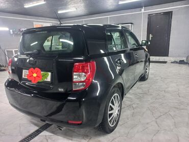 Toyota: Toyota ist: 2009 г., 1.8 л, Автомат, Бензин, Хэтчбэк