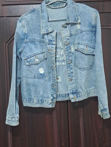 qara cins pencekler: Açıq mavi yuyulma effektli cins gödəkçə. - Material: klassik denim
