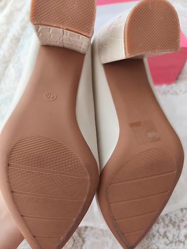 Tuflilər: Yenidir, cəmi 1 dəfə geyinilib. çox rahatdır. 40 razmer. Comfy Brand — 6