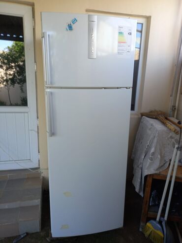 bosch: Б/у Двухкамерный Bosch Холодильник Продажа, цвет - Белый