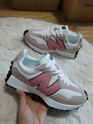 nike w air max intrlk lite: New Balance, 40