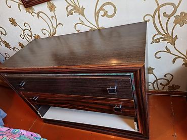 Ev və bağ: 3 Divan - 100 Azn (açılır) Yataq dəsti - 250 Azn (şkaflar daxil) — 5