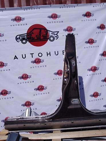 Средняя стойка кузова правая для Toyota Land Cruiser 100 (J100)