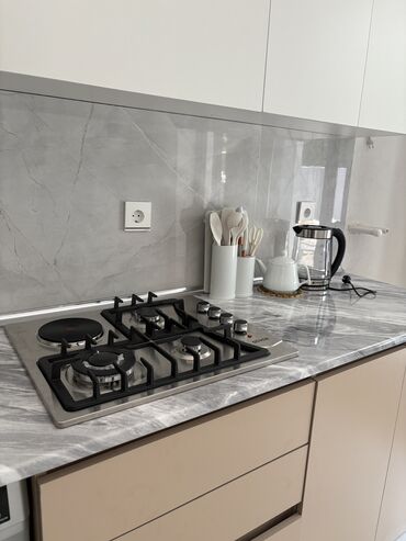 Günlük kirayə evlər: 100 kv. m, 4 otaqlı, Su, Kanalizasiya, İşıq — 20