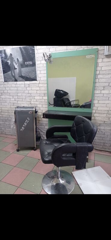 оборудование парикмахерской в Кыргызстан | Другое оборудование для салонов красоты: Продаю парикмахерское оборудование. мойки нет парикмахерское кресло