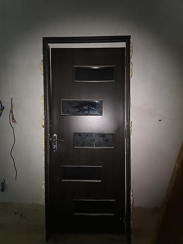 Qapı – modern dizayn, şüşəli dekorativ pəncərələr - Material: metal lalafo.az -da Qapı – modern dizayn, şüşəli dekorativ pəncərələr - Material: metal