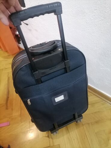 Putni koferi i torbe: Srednji kofer, bоја - Crna — 2