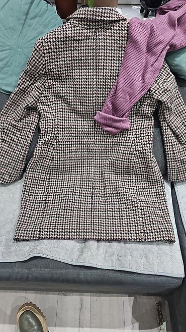 Kaputi: Zovite na moj broj: nula-šest-tri-osam-pet-devet-sest-tri-nula-nula ( — 9