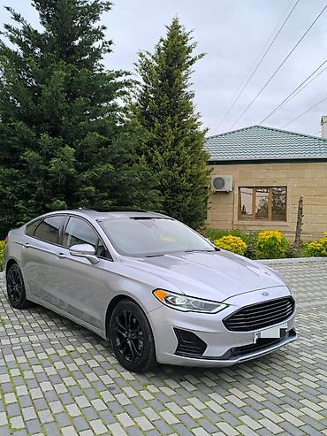 ford fusin: 2019 ili Ford Fusion amerika 1.5 mator. Ful versiya. Benzin Qiymet — 5