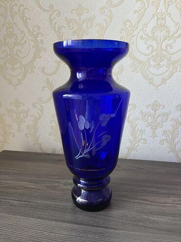 Vazalar: Bir vaza — 8