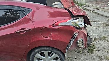 neon isiq: Hyundai Elantra (qırmızı) – ehtiyat hissələri üçün Avtomobildən — 9