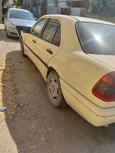 w210 ön bufer: Mercedes-Benz sedan - Kuzov: sedan, bej rəng - Nömrə nişanı — 6