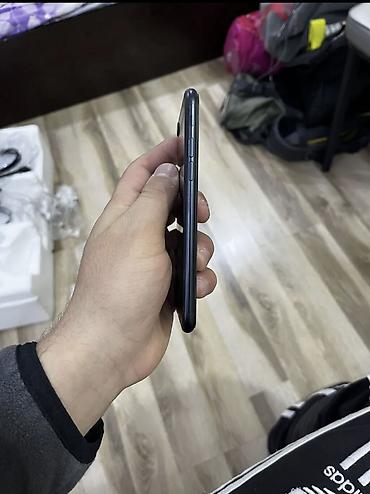 apple se: IPhone SE 2022, 64 GB, Qara — 5