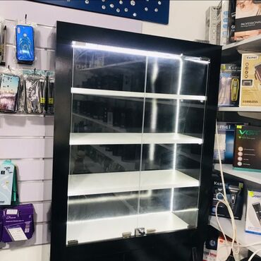 Bijuteriya vitrinləri: Ətir, aksesuar, bijuteriya vitrini Ünvan; Yeni Ramana, Şuşa şəhərciyi — 19