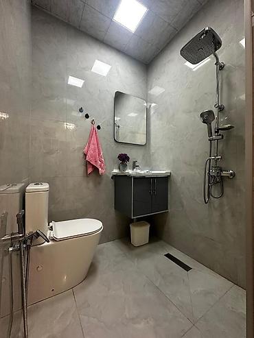 Uzunmüddətli kirayə mənzillər: Masazir QURTULUŞ 93-DƏ 6/6 mərtəbəsi 44 kv.m 1 otaq təmirli və tam — 5