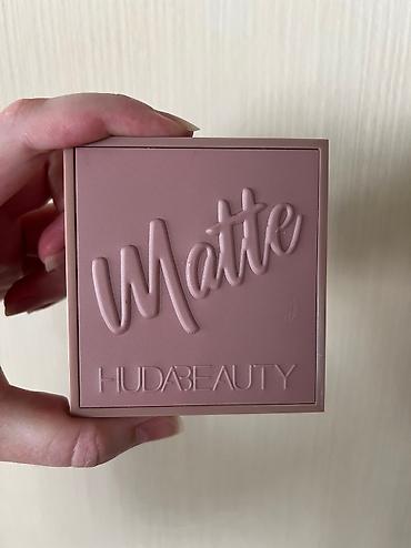 mac cosmetics: Продаю палетку теней Huda beauty Matte Cool Obsessions. Состояние — 4