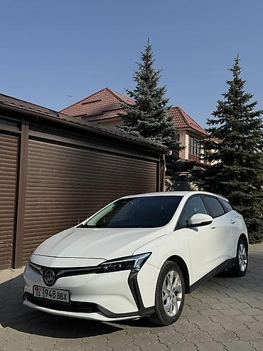 buick gl8: Buick : 2024 г., Вариатор, Электромобиль, Универсал — 1