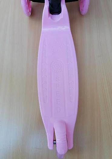 Trotineti, skejtbordovi i hoverbordovi: Dečiji trotinet sa integrisanim koferom u roze boji, idealan za — 13