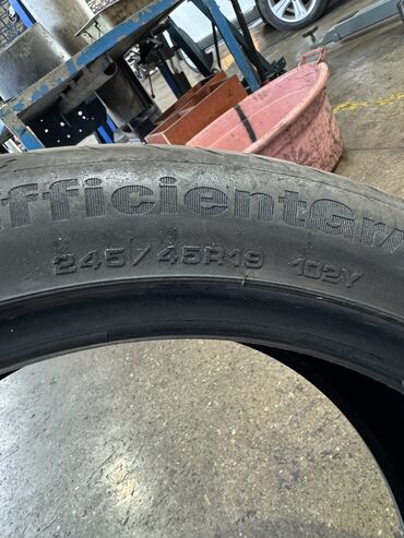 təkər işlənmiş: 245/40/19 goodyear run flat 1 eded teker . Yaxwi veziyetdedir . Qabaq