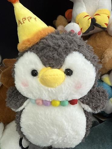 Игрушки: Мягкие игрушки — набор Описание: - Плюшевый котик-бродячка с багетом — 15