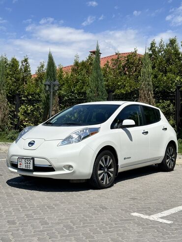 Nissan: Nissan Leaf: 2015 г., 0.5 л, Робот, Электромобиль, Хэтчбэк