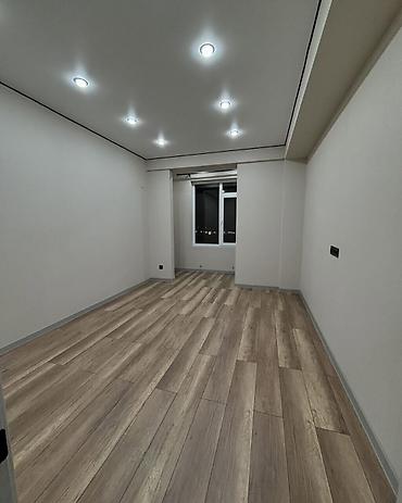 коктал: 3 комнаты, 64 м², Таш-Рабат ТРЦ 106 серия, 8 этаж — 1