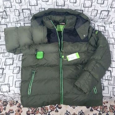 женское пальто размер 44: Куртка L (EU 40), цвет - Зеленый