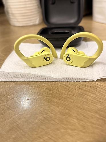 чон арыке: Beats Powerbeats Pro, беспроводные спортивные наушники с дужками. Цвет — 1
